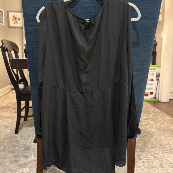 Vince Camuto open arm blouse size large - Picture 8 of 8